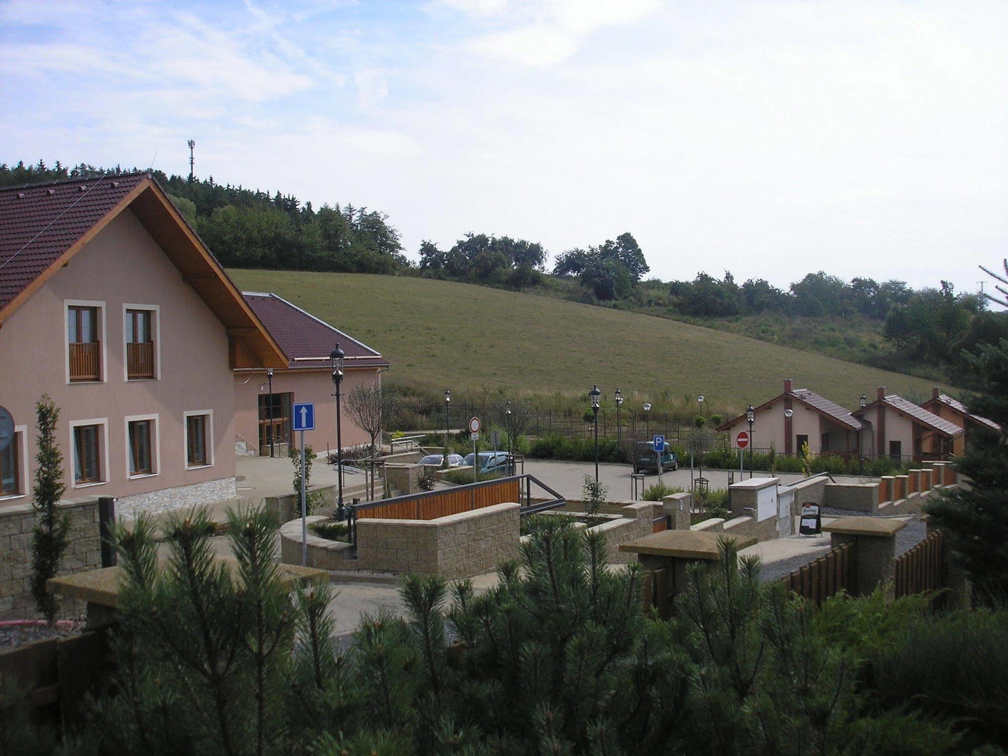 Penzion Harmonie Žlutice Exterior foto